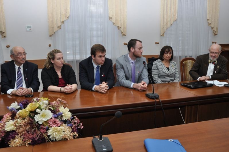 Stomatologi americani în vizită la USMF "Nicolae Testemițanu" Stomatologi americani în vizită la USMF "Nicolae Testemițanu"