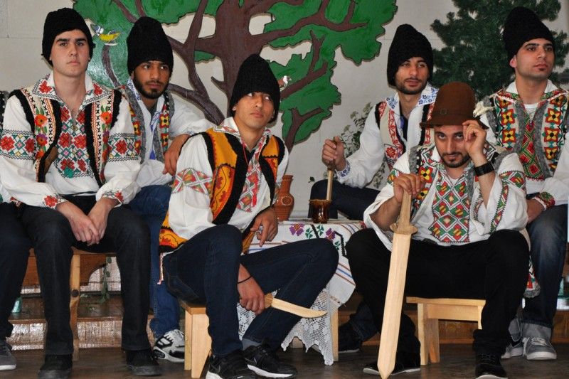 Studenții străini l-au omagiat pe Vasile Alecsandri Studenții străini l-au omagiat pe Vasile Alecsandri